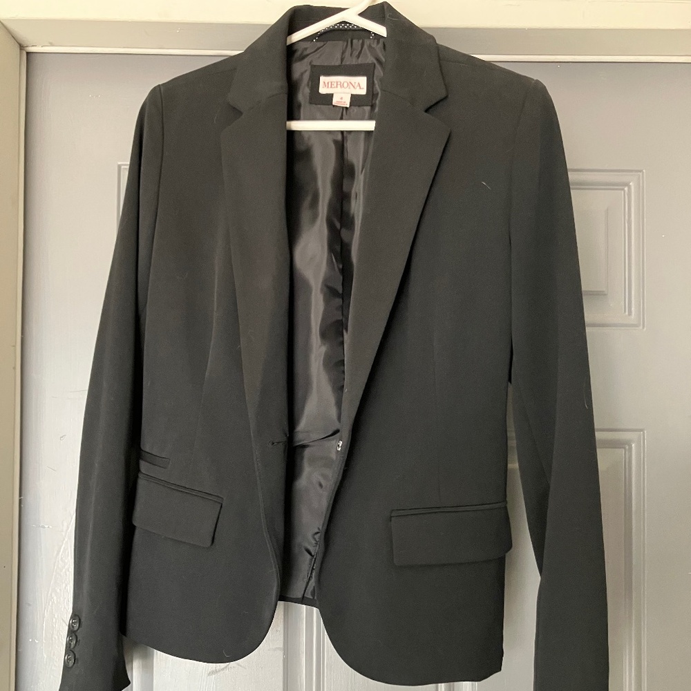 Zara Women's Black Blazer - size 4